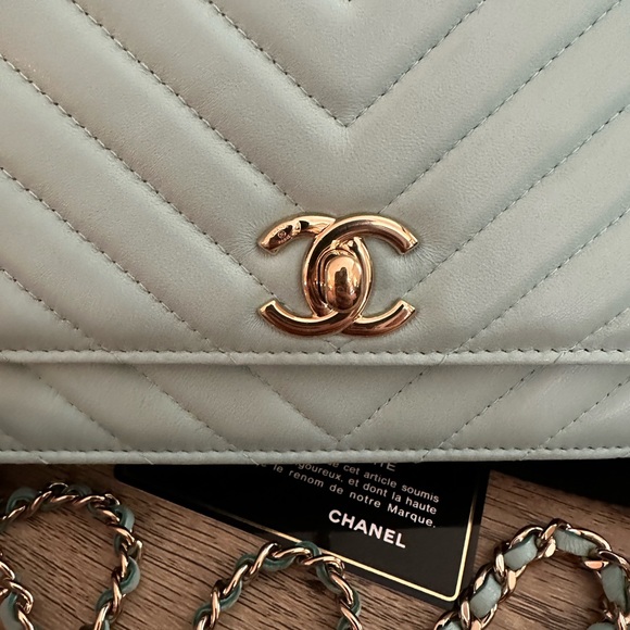 Chanel Wallet on Chain 💯 authentic - Picture 4 of 14